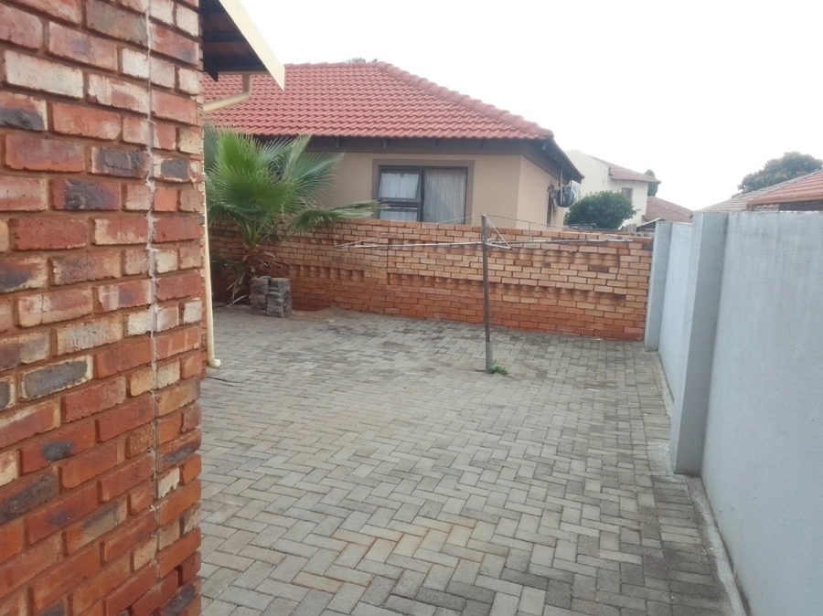 3 Bedroom Property for Sale in Geelhoutpark North West
